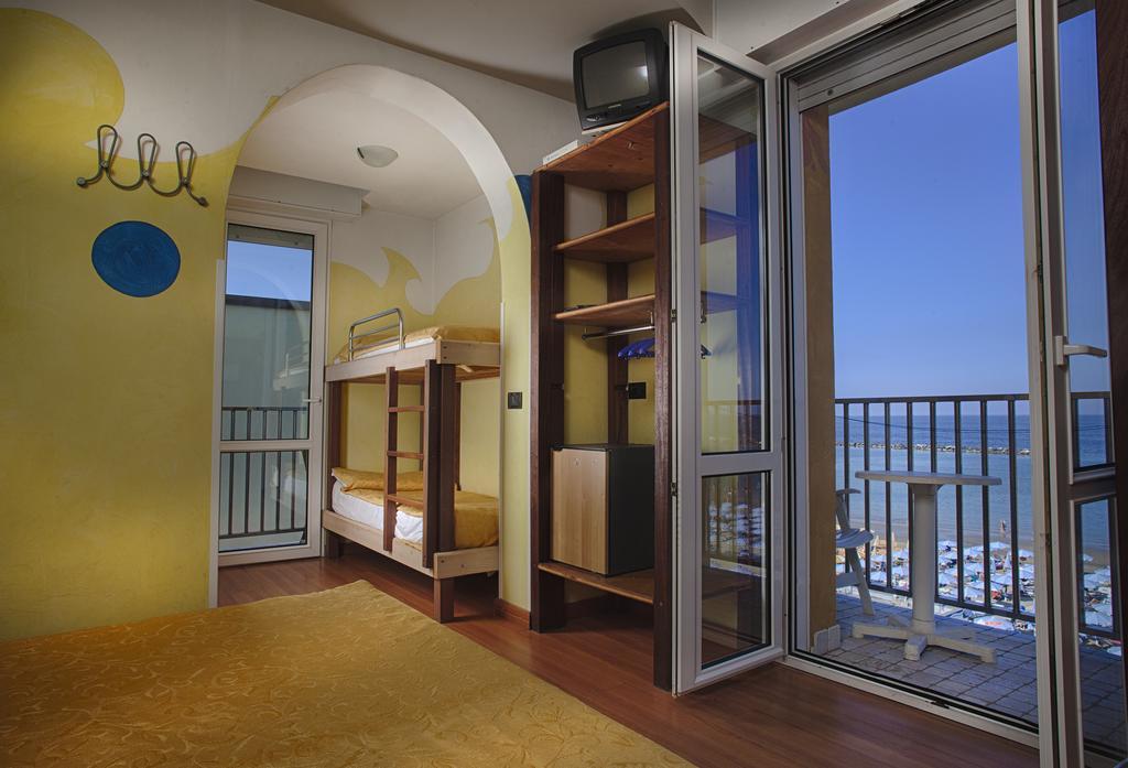 Hotel Stella Maris Cesenatico Esterno foto